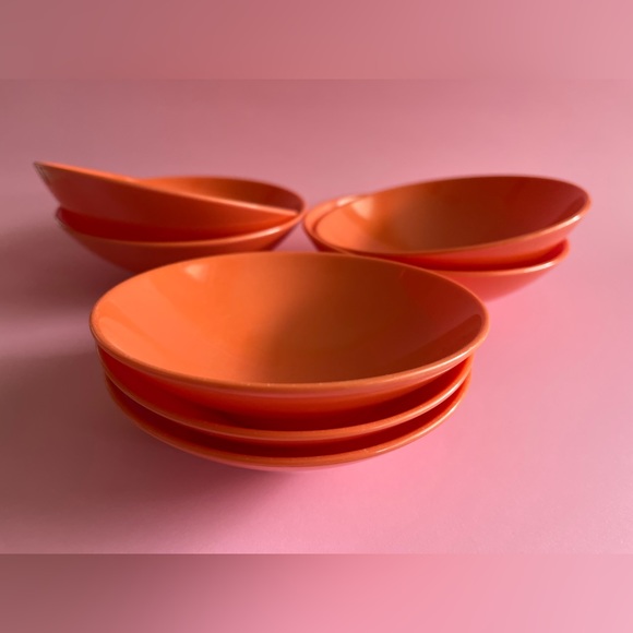 Set of 7 orange vintage melmac bowls made by Maplex in Toronto. - Picture 1 of 5